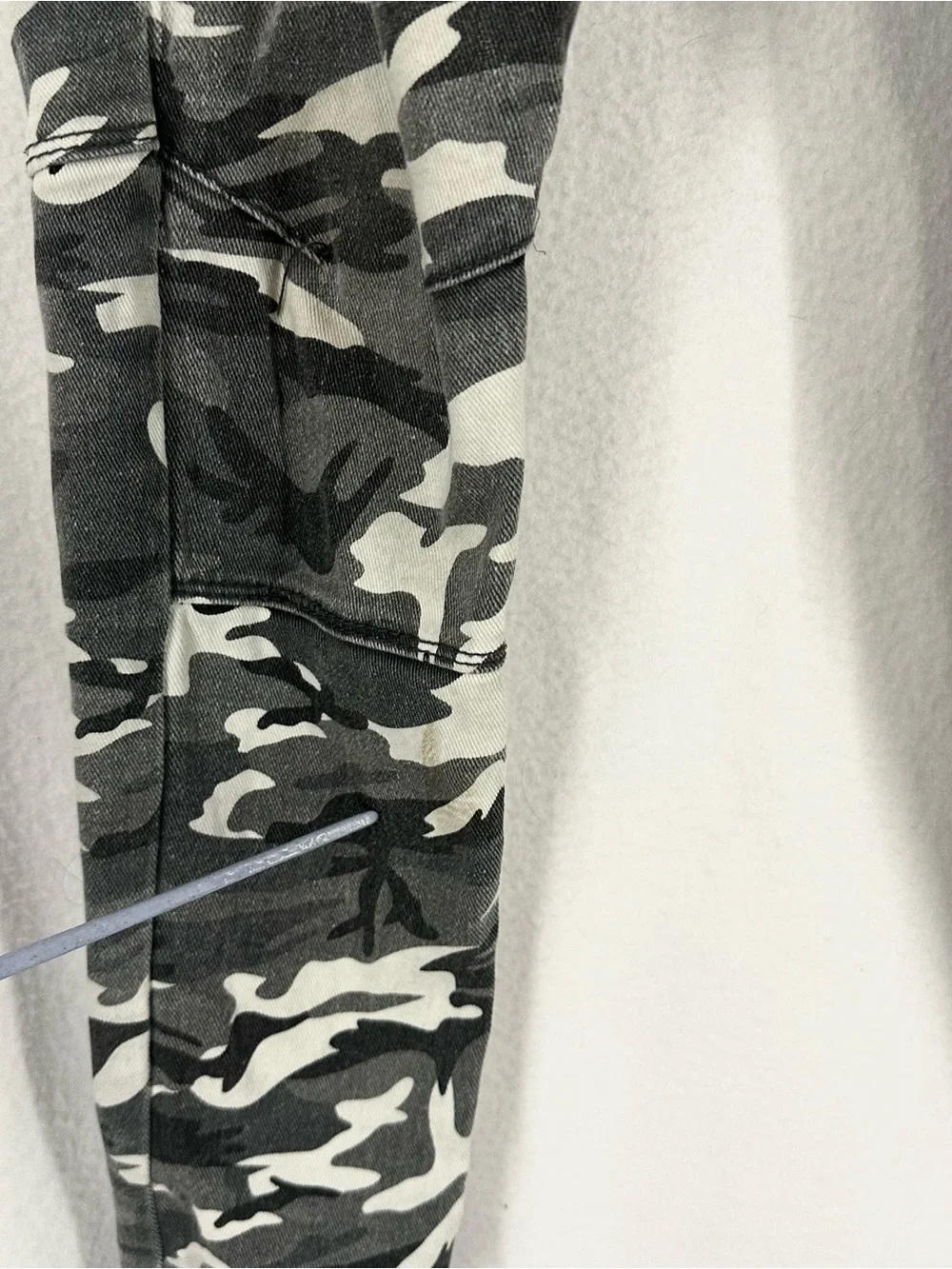 Copper Rivet Camo Cargo Skinny Jeans Mens Small Gray Stretch Zip Pocket Pants